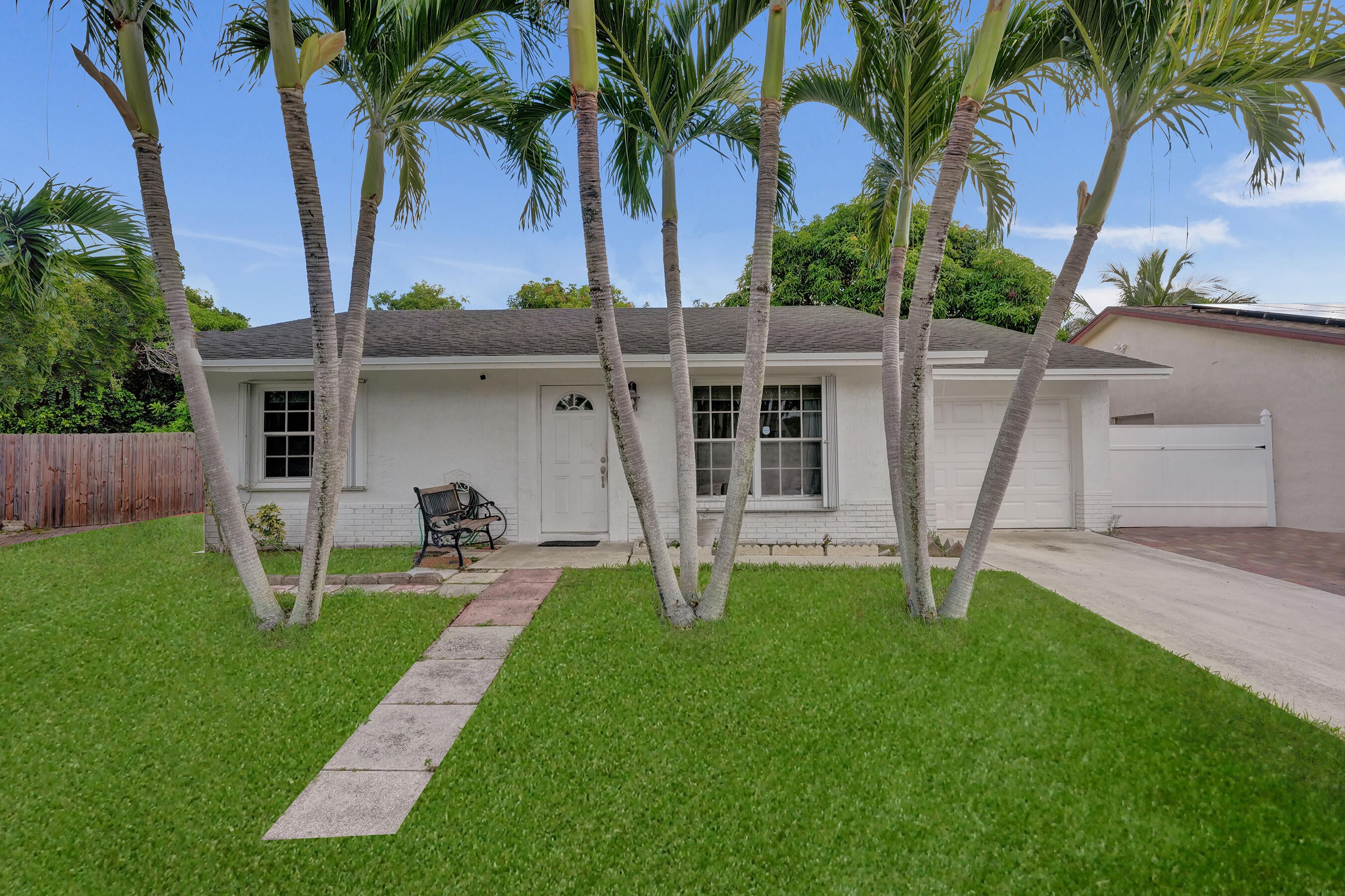 6134 E Wauconda Way E, Lake Worth FL 33463