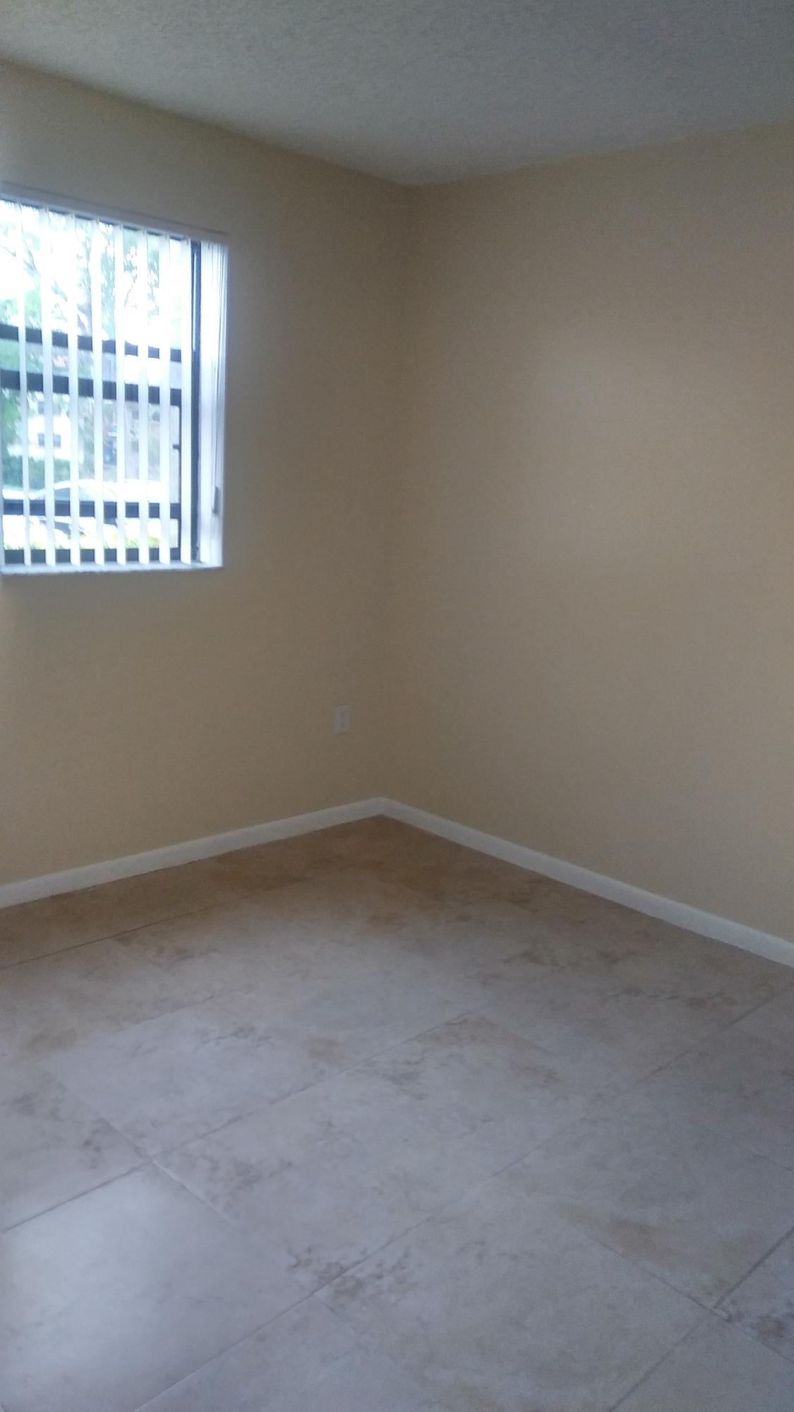 VILLAS DE VENEZIA - Residential Lease