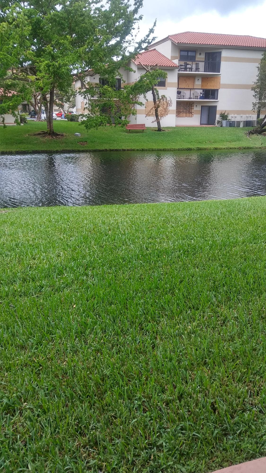 VILLAS DE VENEZIA - Residential Lease