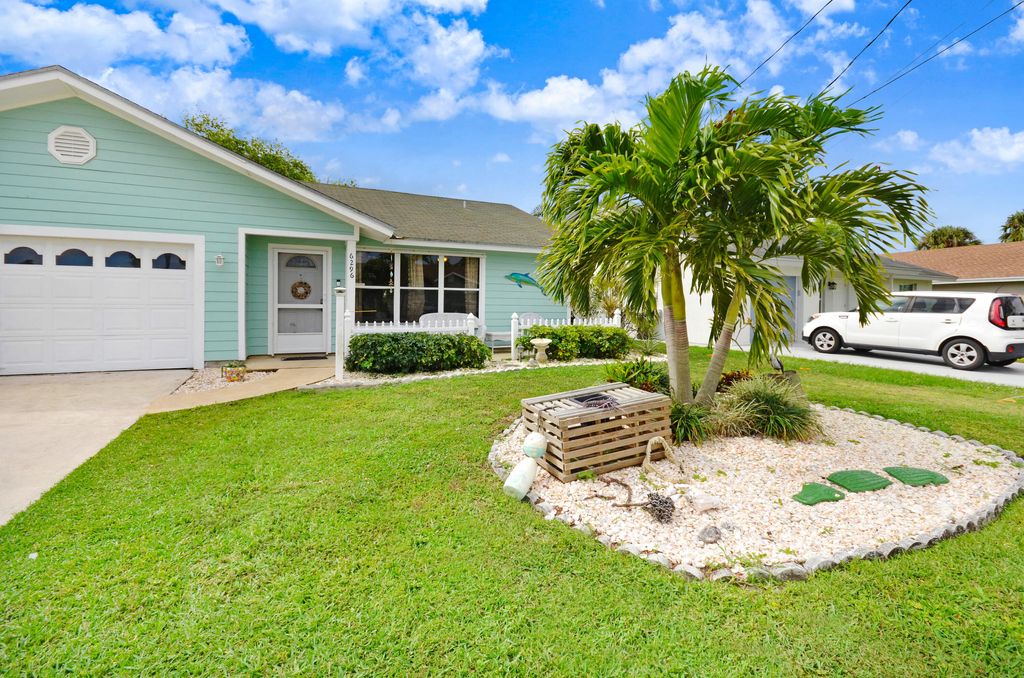 Photo of 6296 Ungerer Street, Jupiter, FL 33458 (MLS # R10972655)