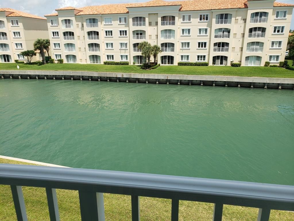 Photo of 19 Harbour Isle Drive Dr W #306, Fort Pierce, FL 34949 (MLS # R10721471)