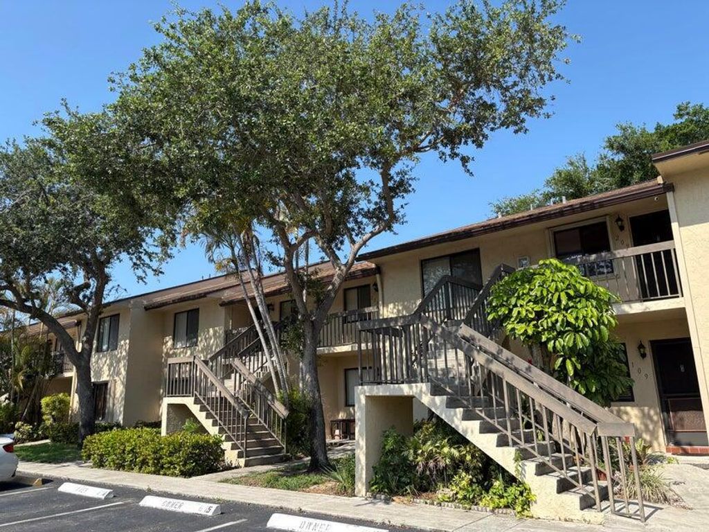 Photo of 6585 Somerset Drive #201, Boca Raton, FL 33433 (MLS # R11102791)