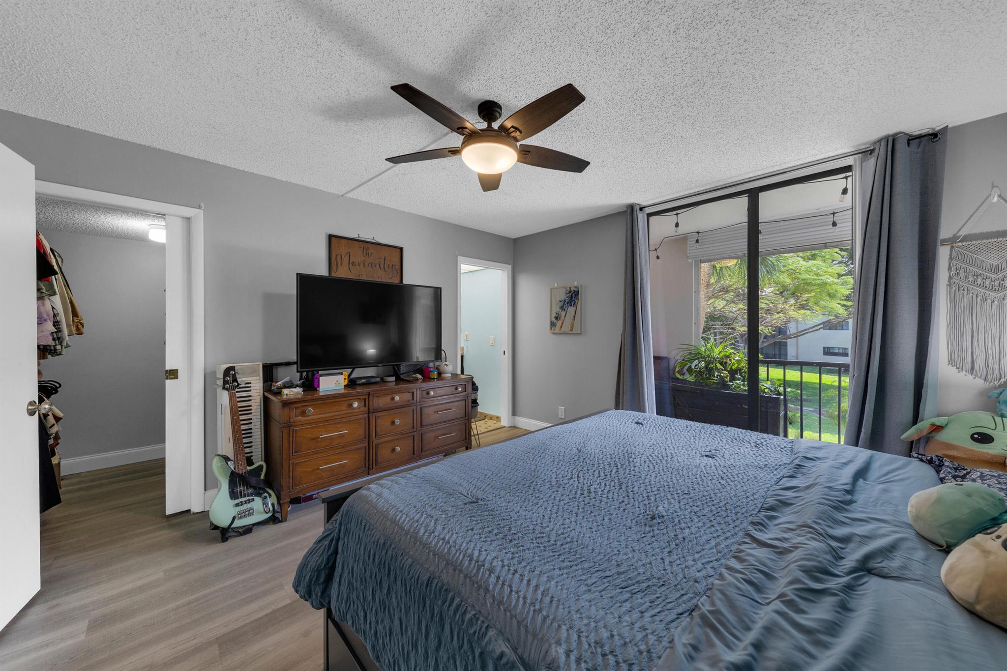 5160 Las Verdes Circle 201