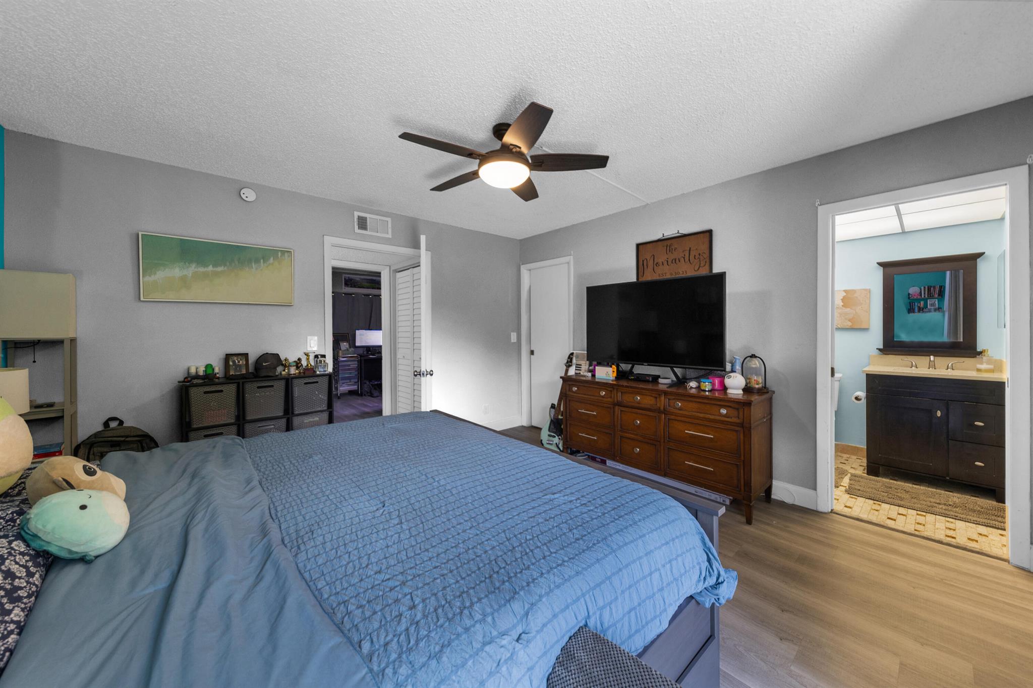 5160 Las Verdes Circle 201