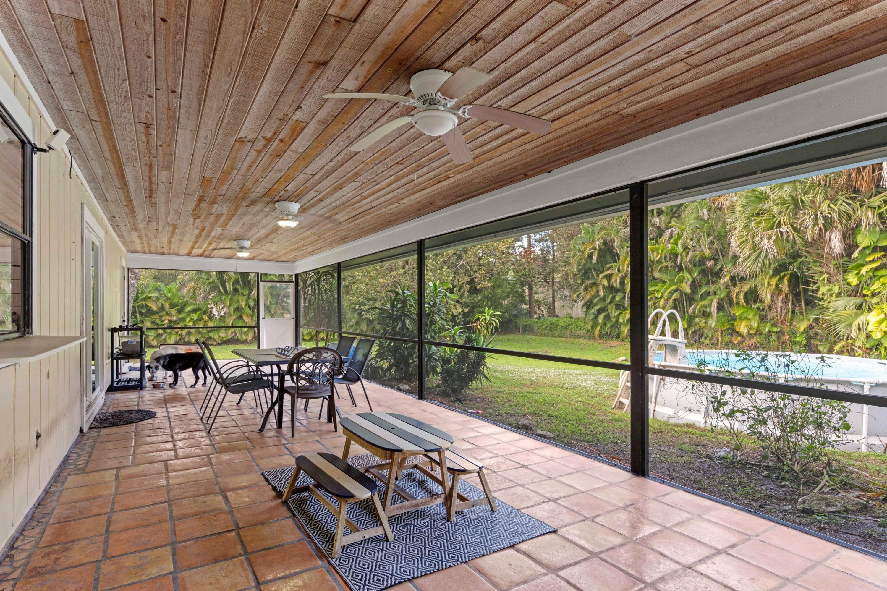 3-43-41~ E 207.50 FT OF W   662.50 FT OF N 240 FT - Residential