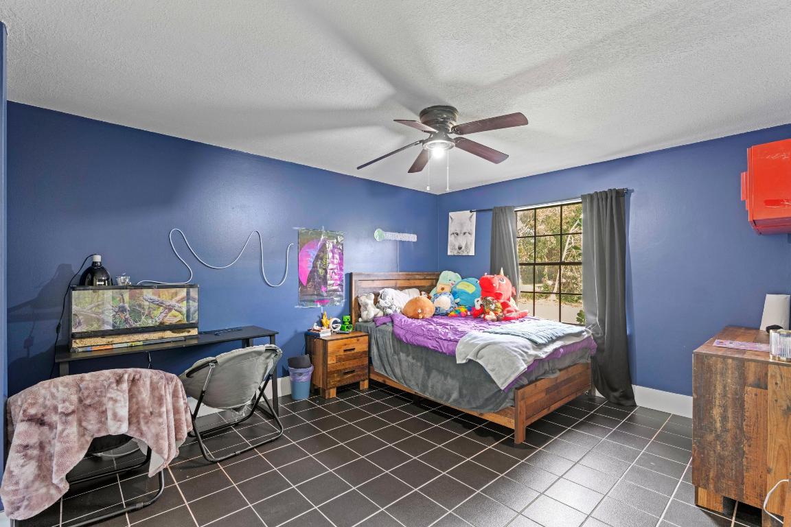 3-43-41~ E 207.50 FT OF W   662.50 FT OF N 240 FT - Residential