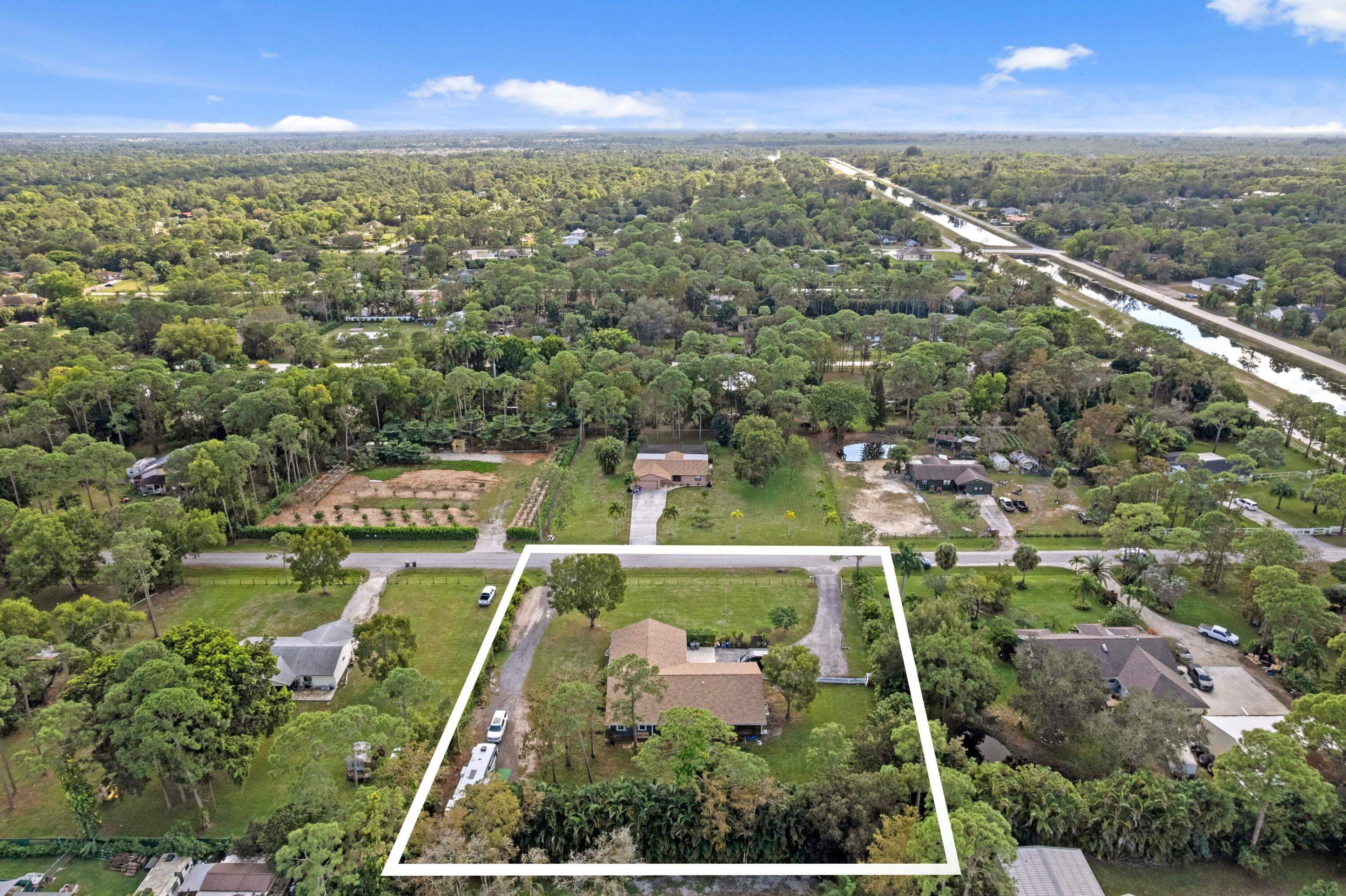 3-43-41~ E 207.50 FT OF W   662.50 FT OF N 240 FT - Residential