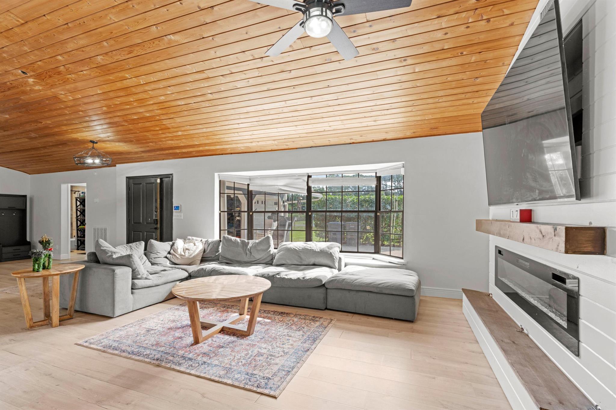 3-43-41~ E 207.50 FT OF W - Residential