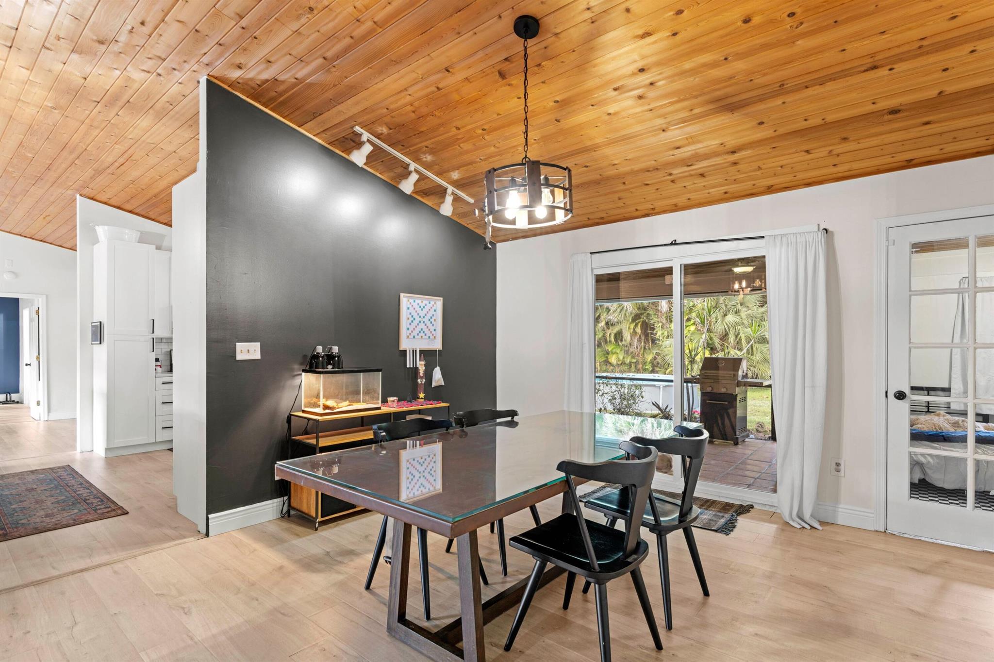 3-43-41~ E 207.50 FT OF W - Residential