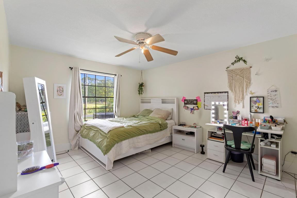 3-43-41~ E 207.50 FT OF W   662.50 FT OF N 240 FT - Residential