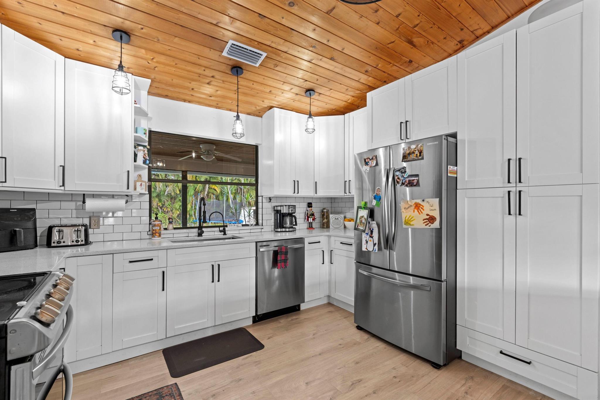 3-43-41~ E 207.50 FT OF W - Residential