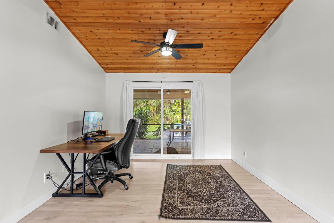 3-43-41~ E 207.50 FT OF W   662.50 FT OF N 240 FT - Residential