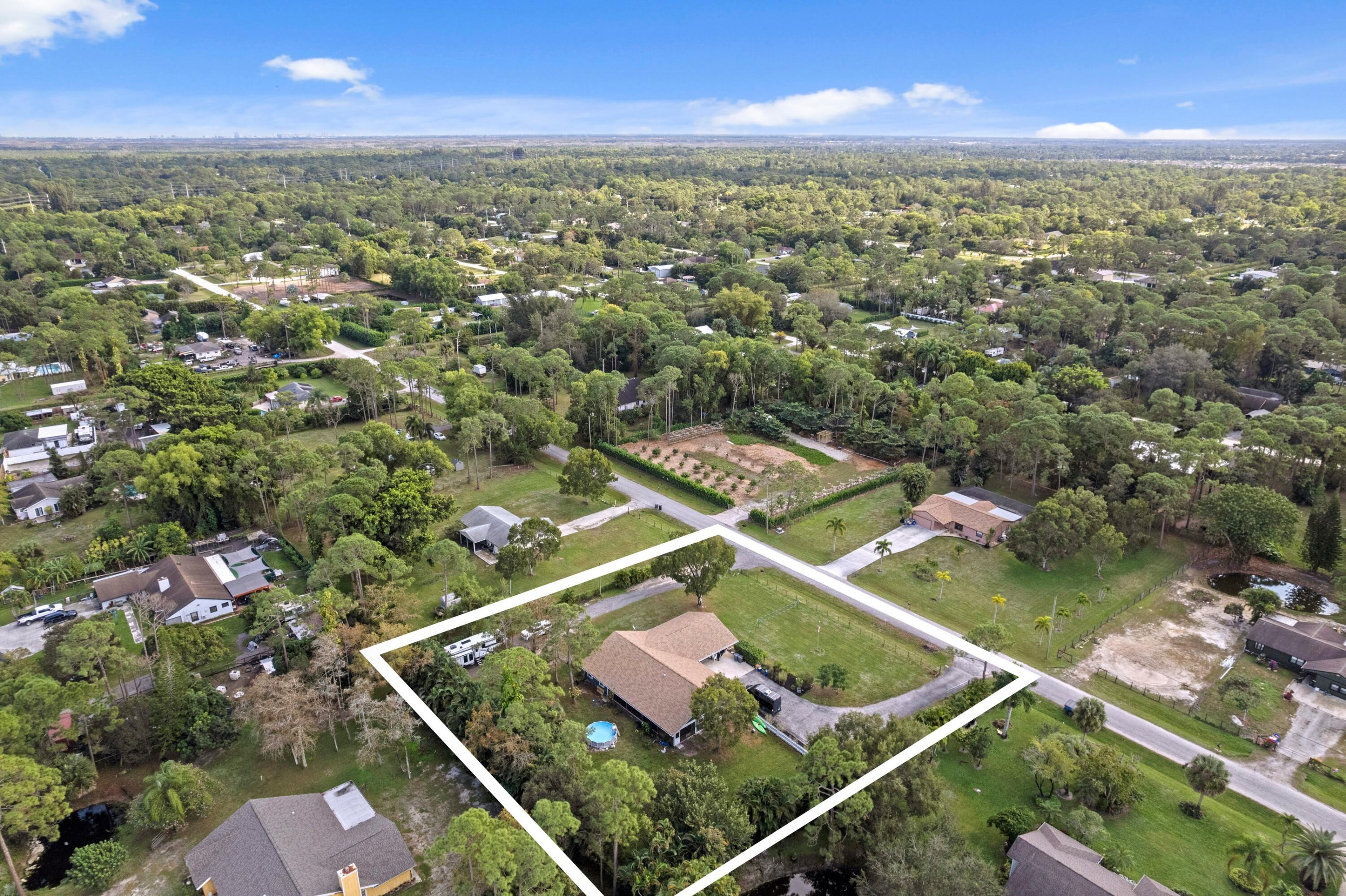 3-43-41~ E 207.50 FT OF W   662.50 FT OF N 240 FT - Residential