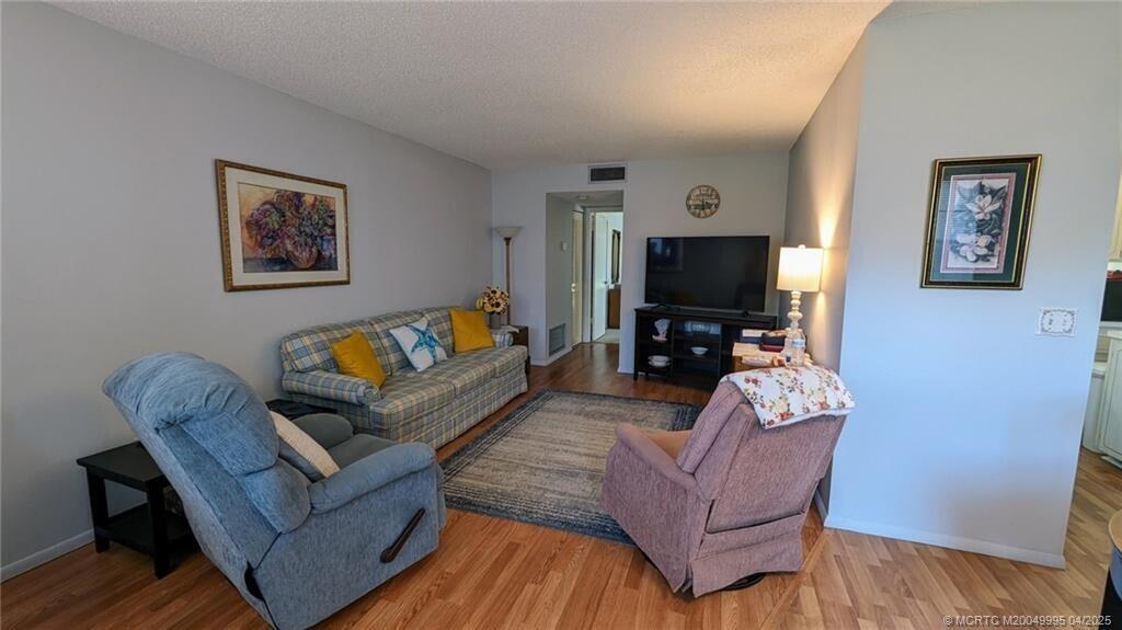 VISTA PINES CONDO - Residential Lease