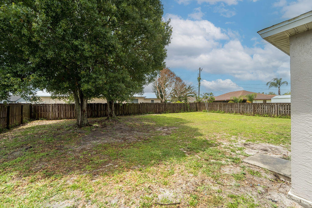 PORT ST LUCIE SECTION 8 - Residential
