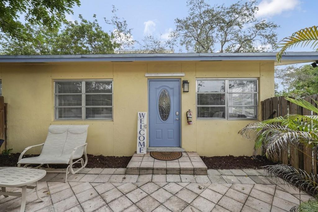 Photo of 617 SE 16th Street, Fort Lauderdale, FL 33316 (MLS # F10508330)