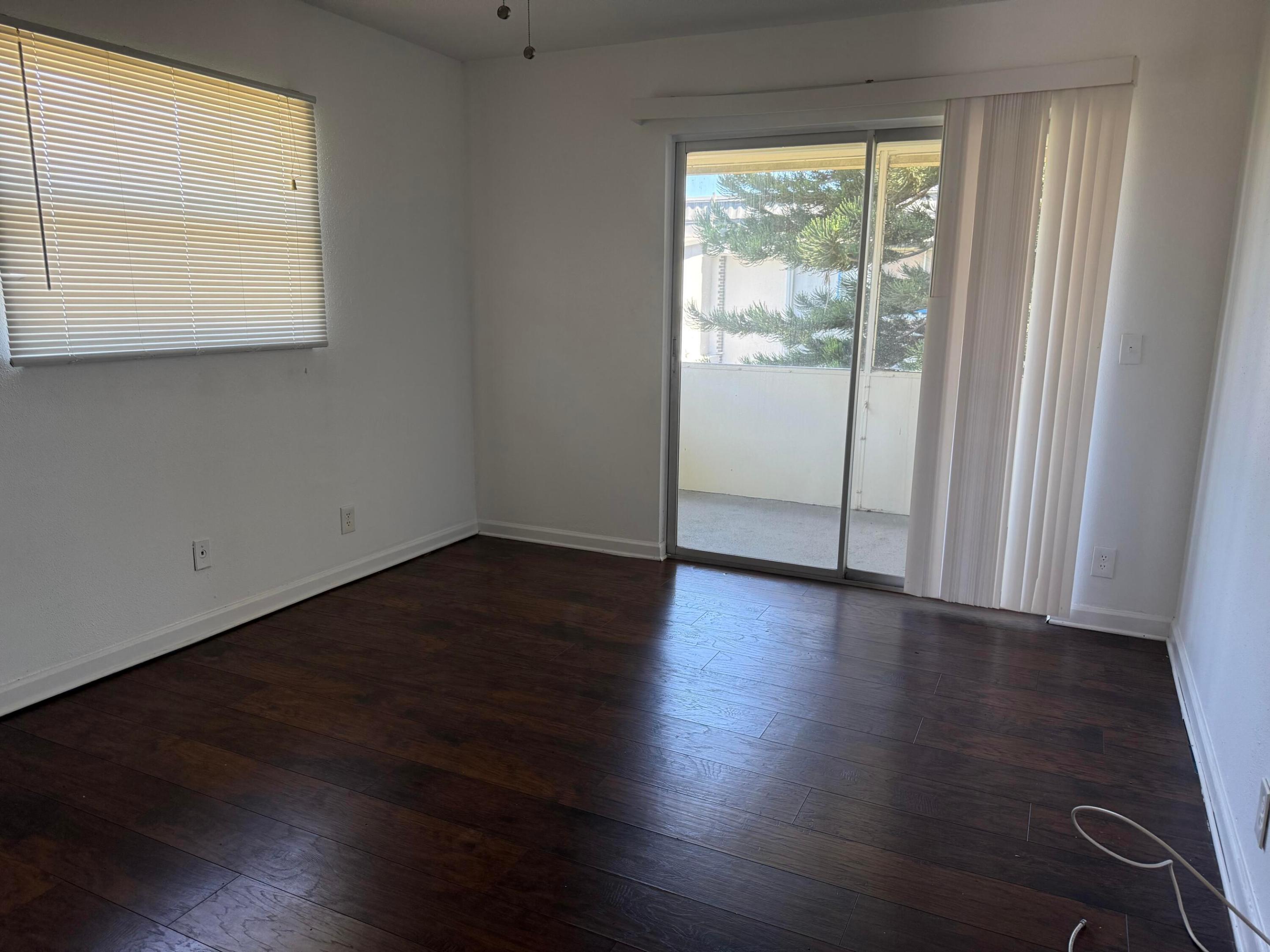 KINGS POINT SAXONY CONDOS - Residential Lease