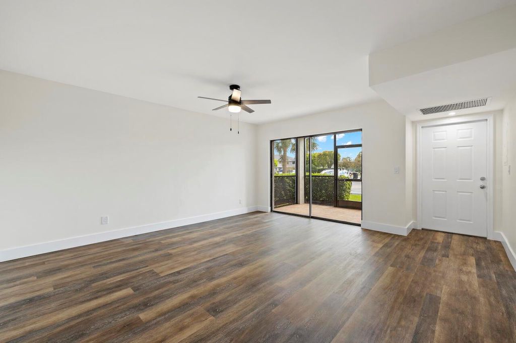 Photo of 1210 SE Parkview Place #5, Stuart, FL 34994 (MLS # R10997847)