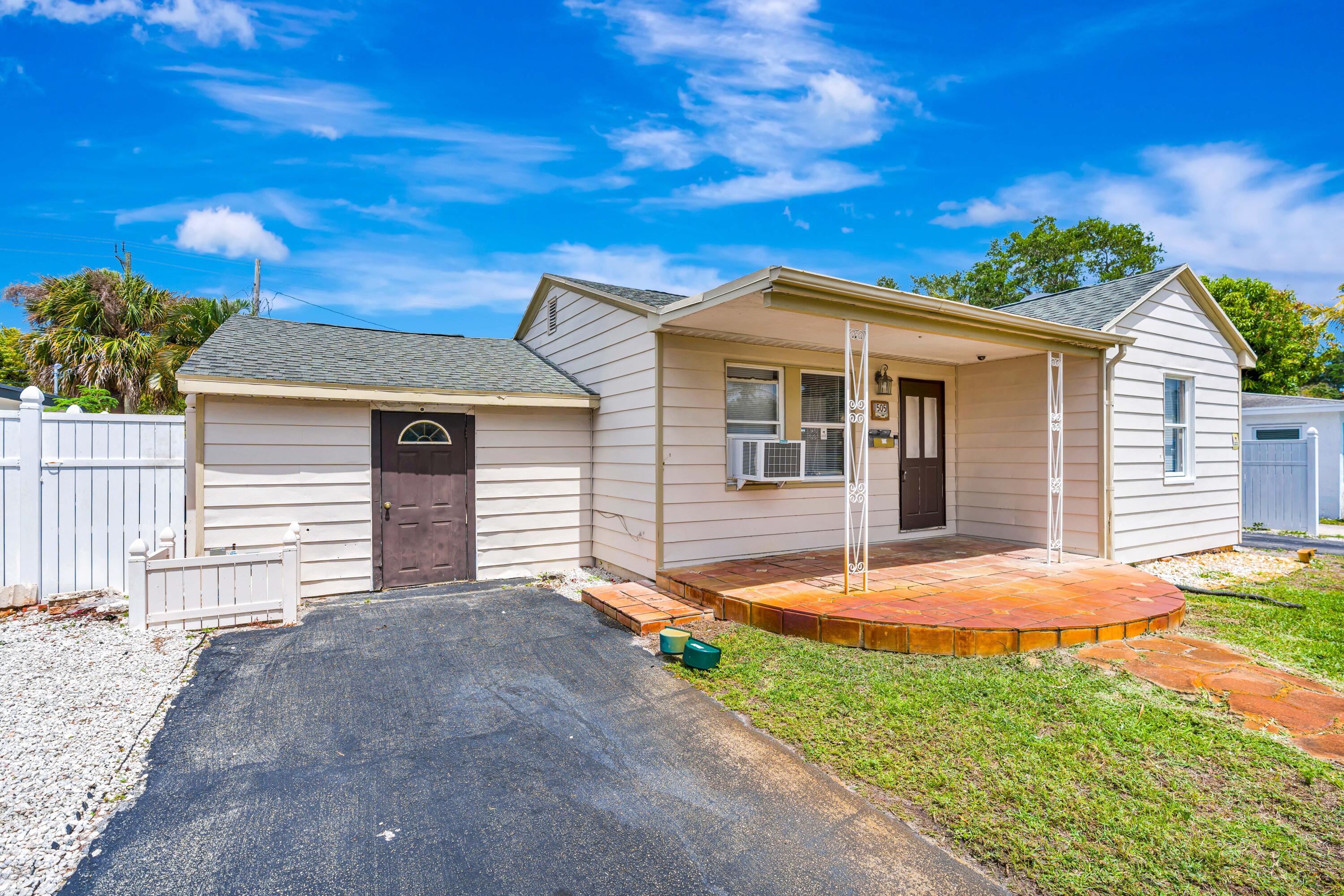 505 Foresteria Drive