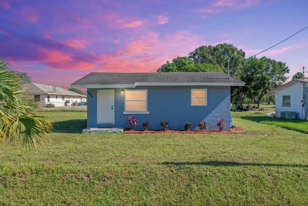 Photo of 1808 N 29th Street, Fort Pierce, FL 34947 (MLS # R10937364)