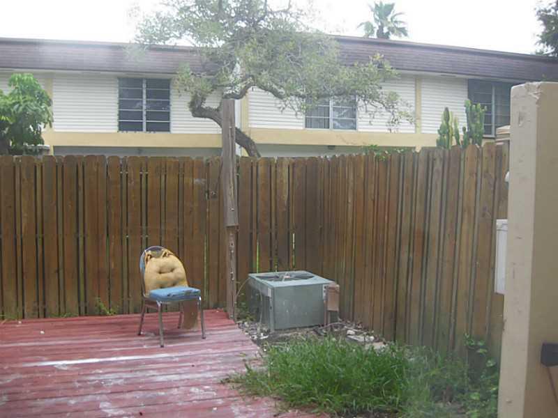 HOLLYWOOD GARDENS 1 CONDO - Residential Lease