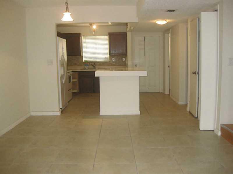 HOLLYWOOD GARDENS 1 CONDO - Residential Lease