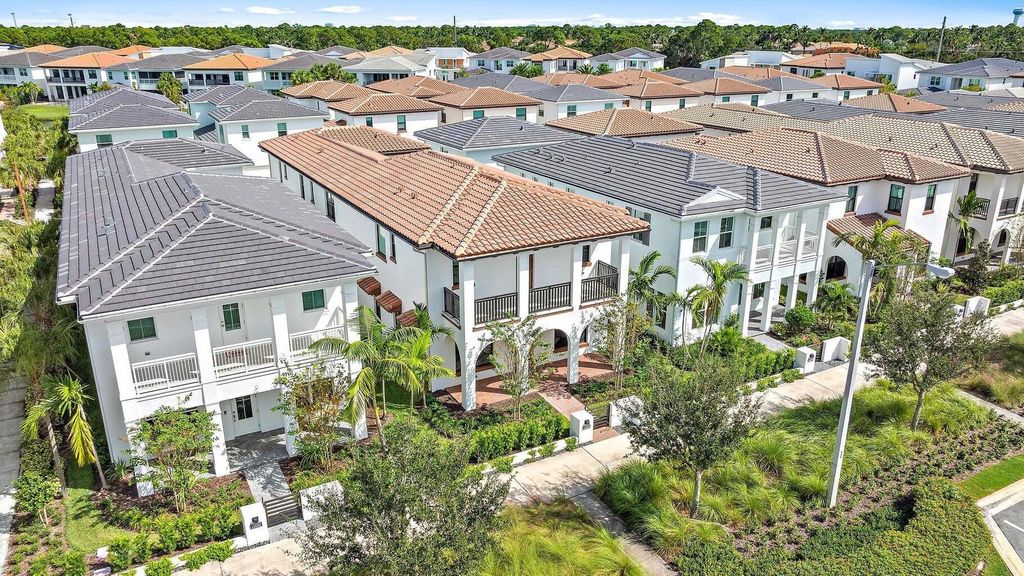 Photo of 13128 Alton Road, Palm Beach Gardens, FL 33418 (MLS # R11137181)