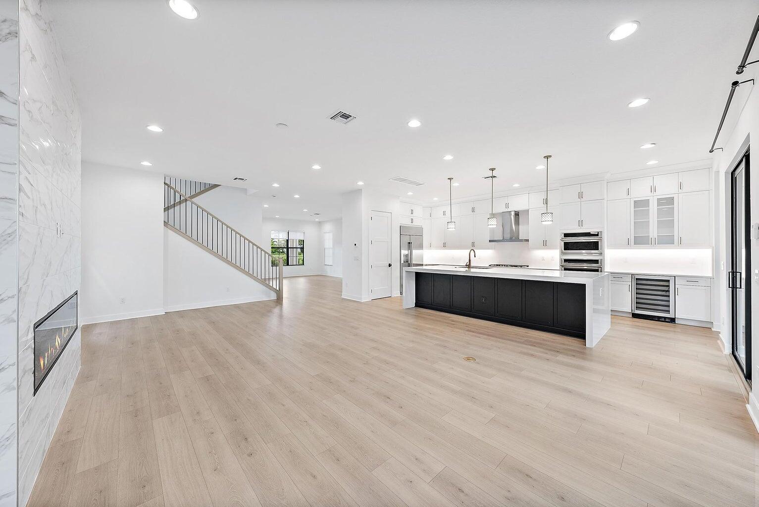 ALTON - Residential Lease