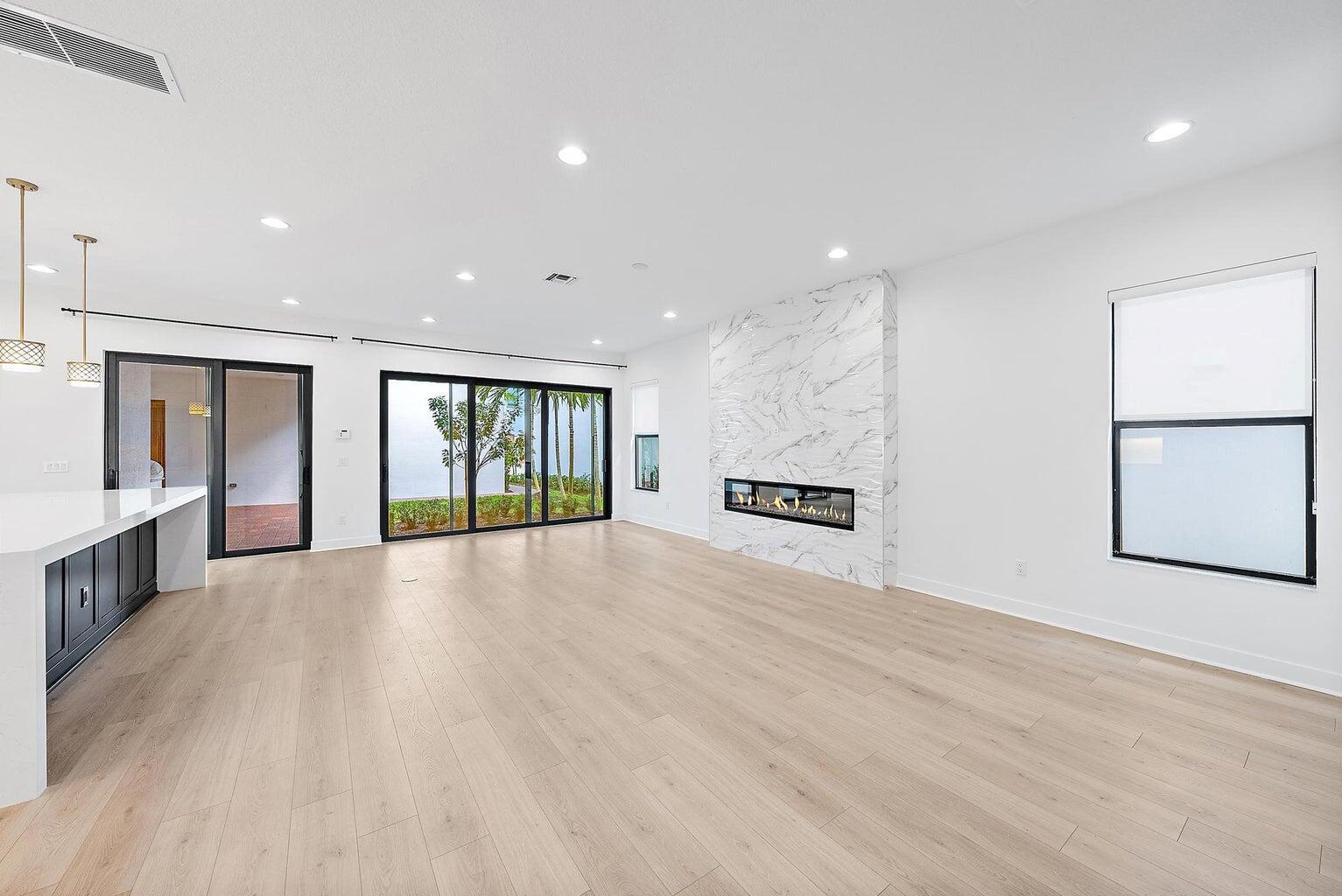 ALTON - Residential Lease