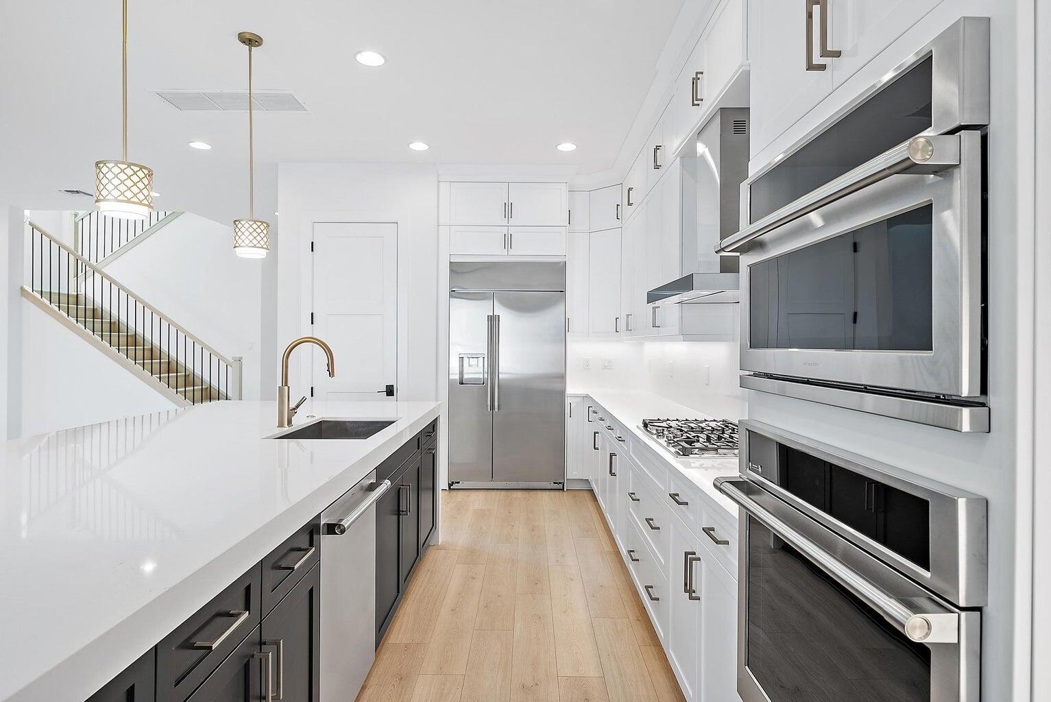 ALTON - Residential Lease