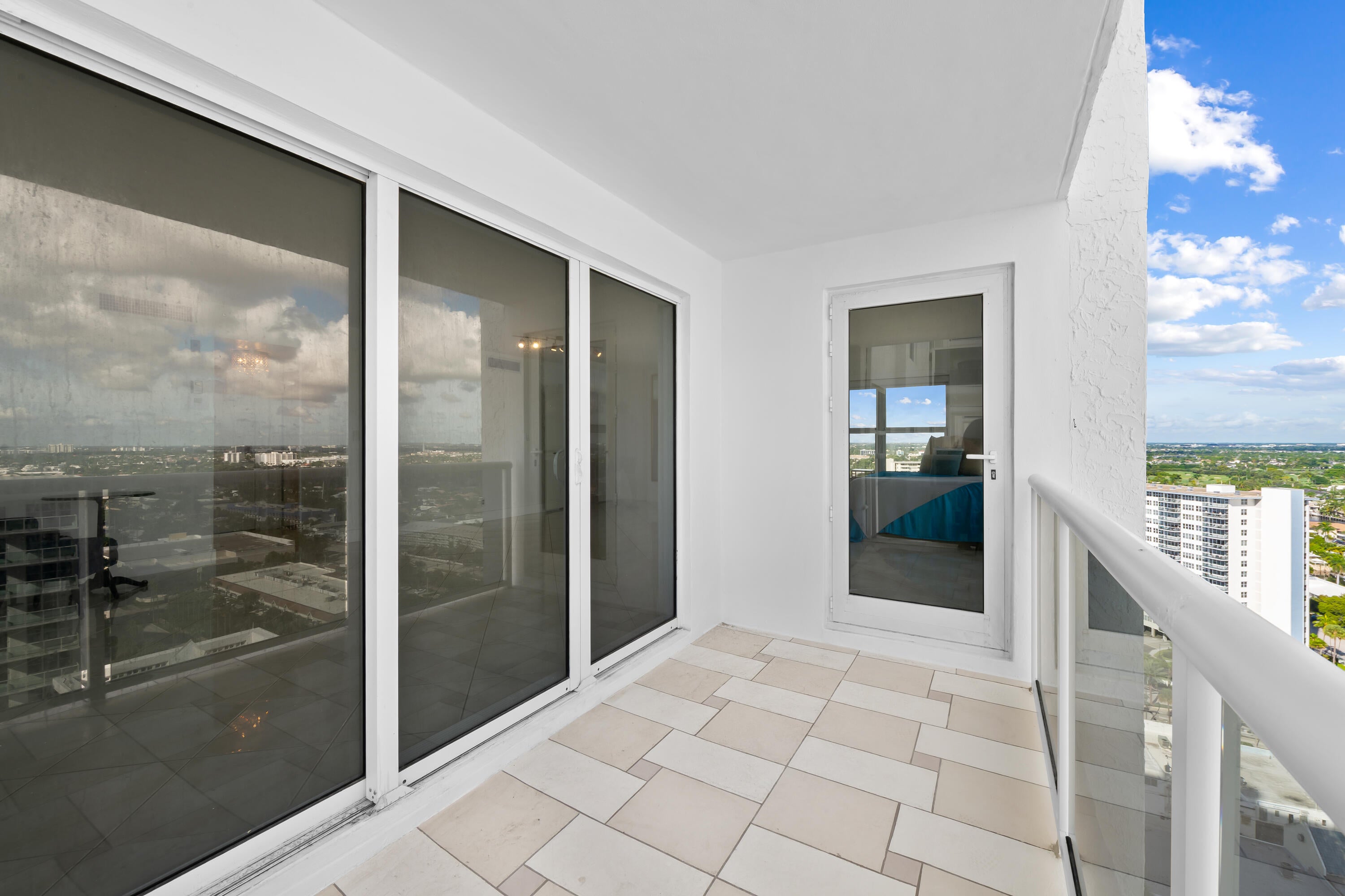 3500 GALT OCEAN Drive 2212A