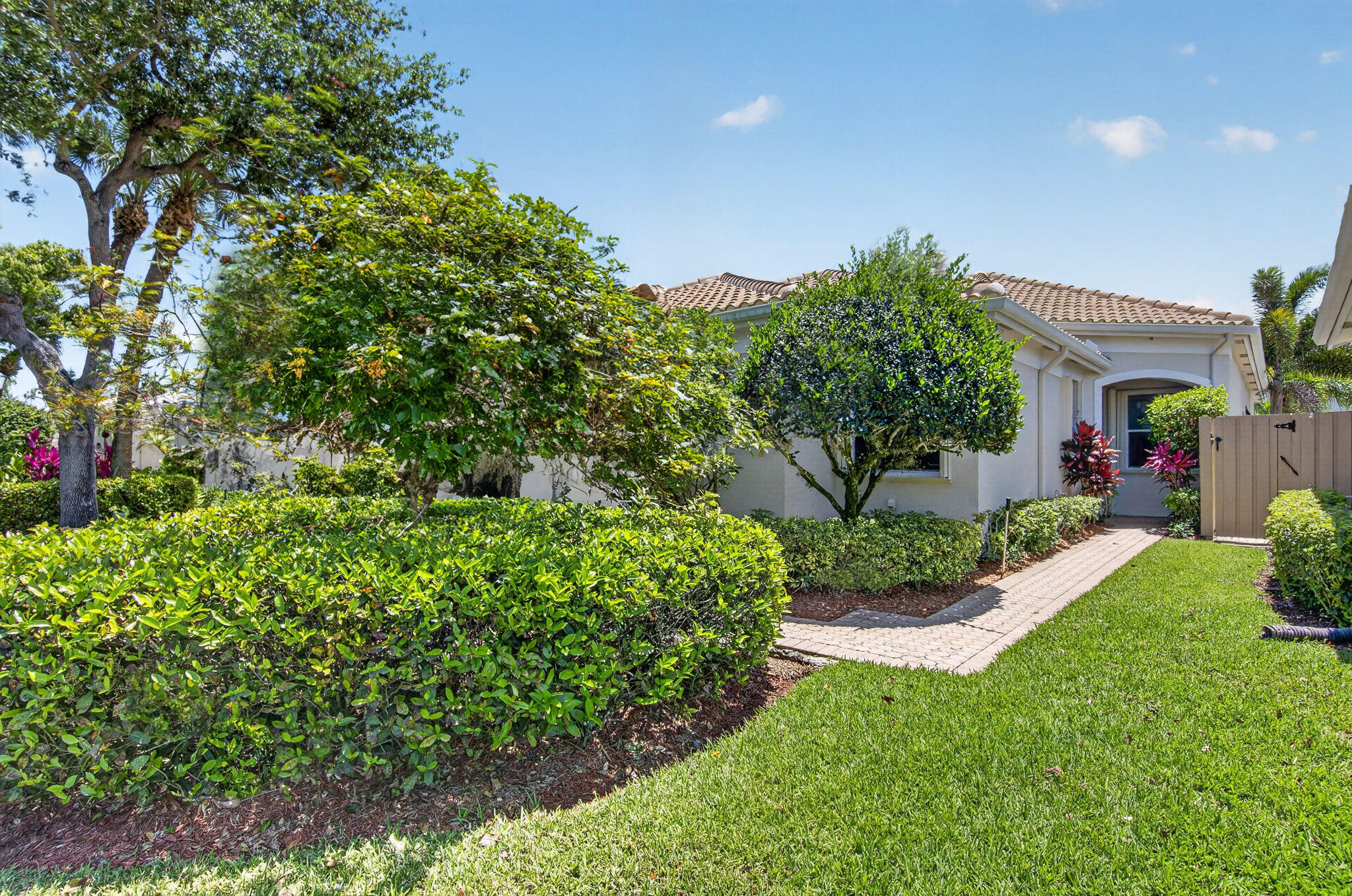 BANYANS - Residential