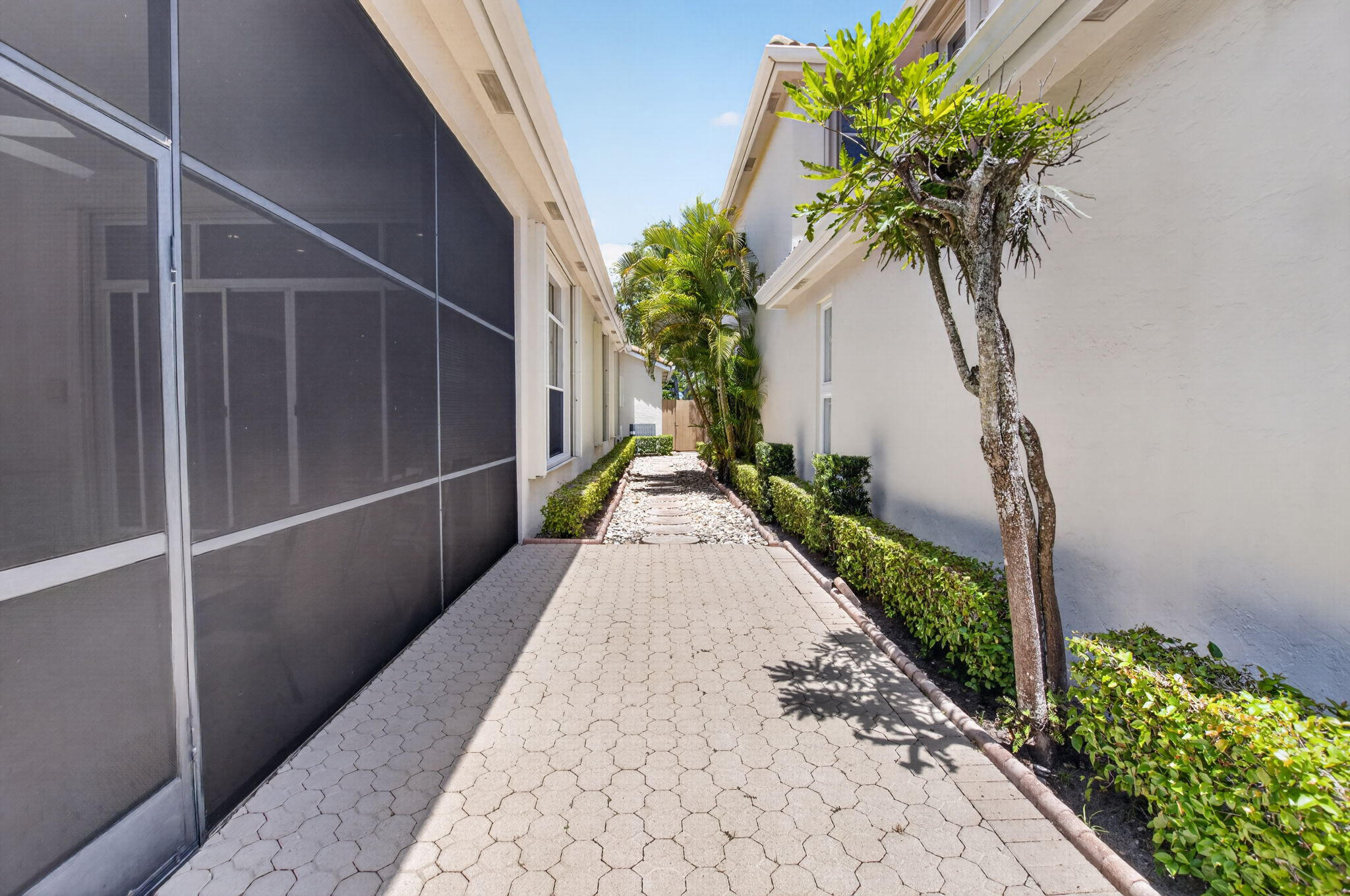 BANYANS - Residential