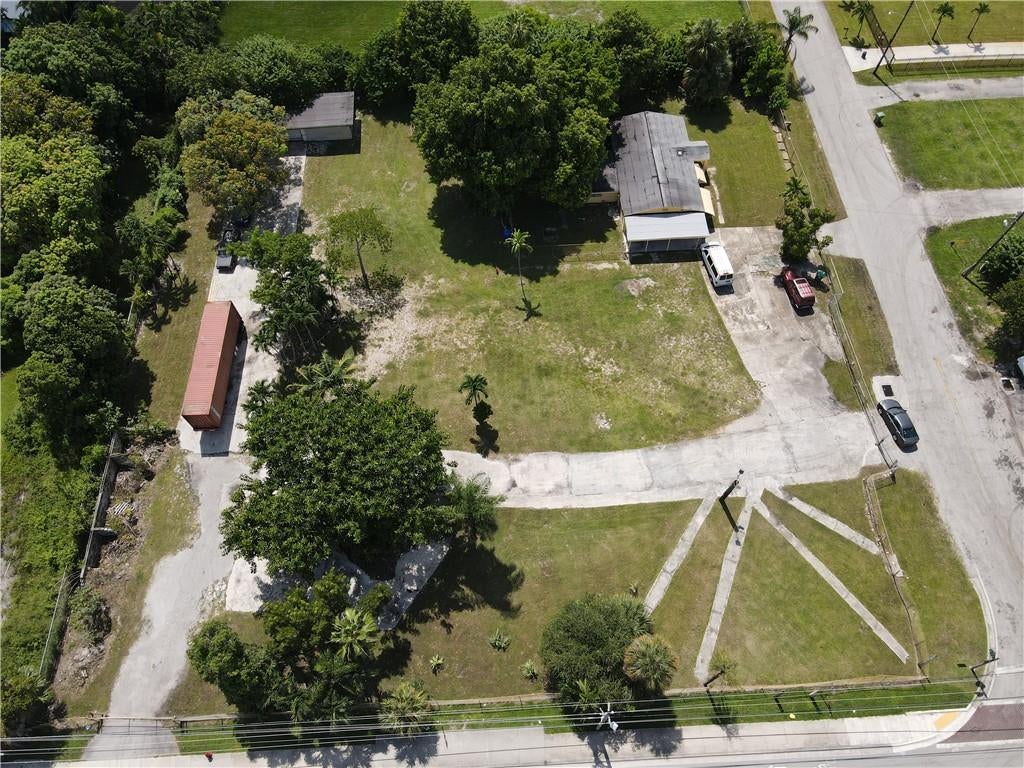 Photo of 2160 NW 24th St, Fort Lauderdale, FL 33311 (MLS # F10297131)