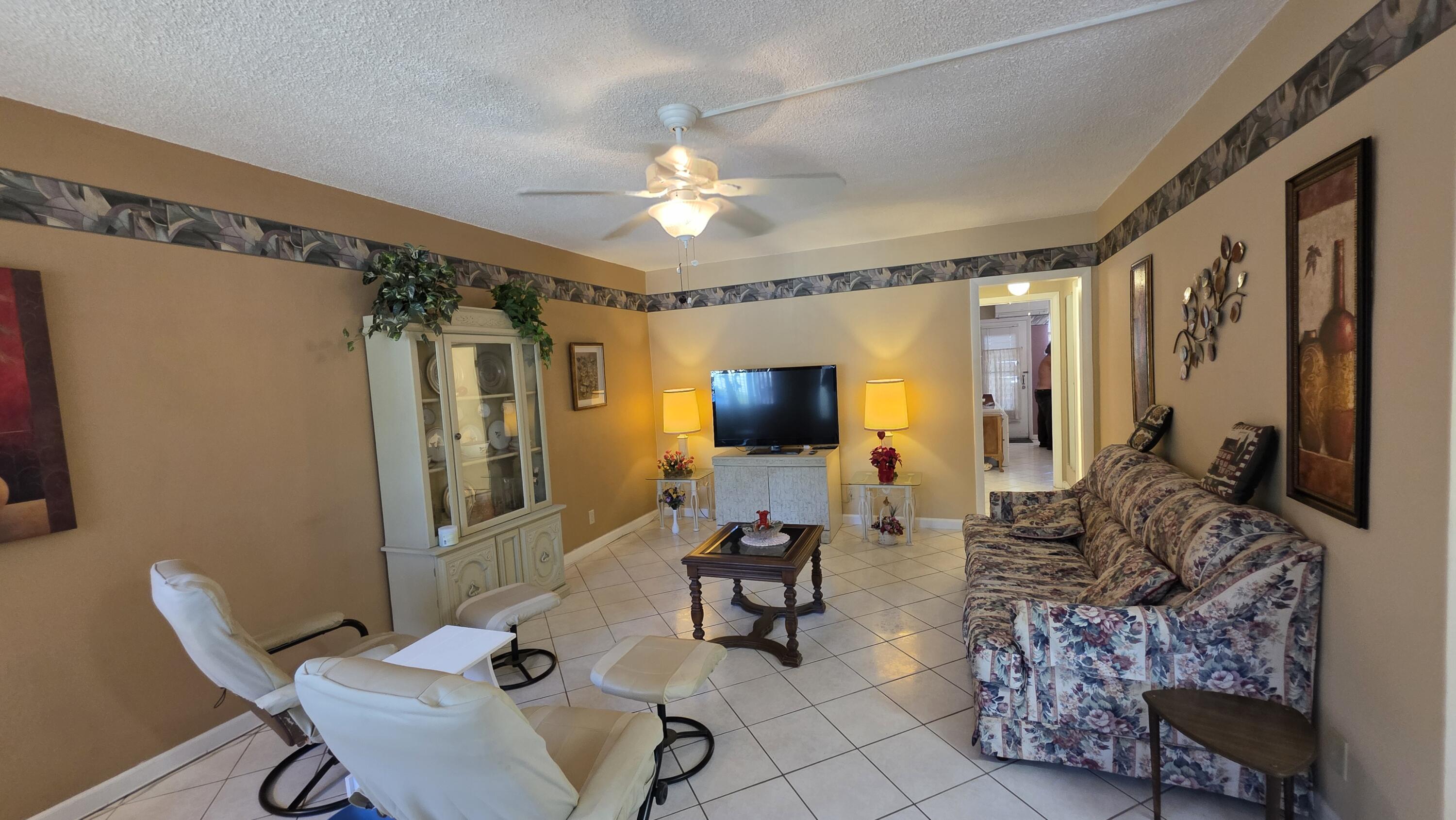 900 SW 10th Terrace 2s