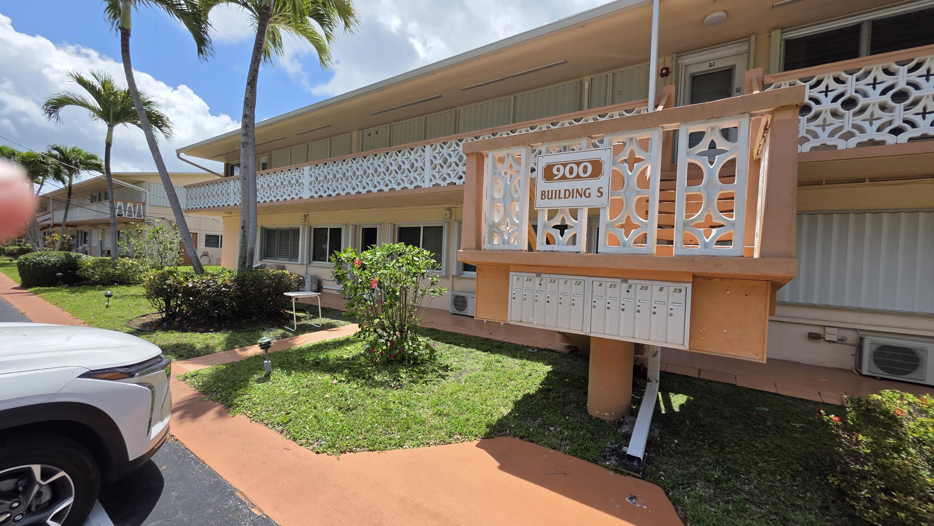 900 SW 10th Terrace 2s