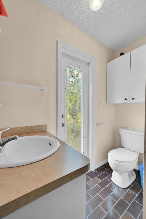 TWELVE OAKS ESTATES - Residential