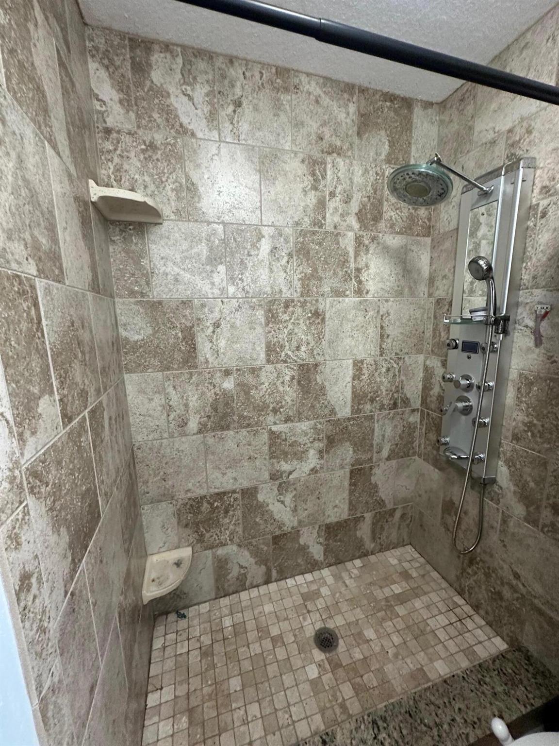 TWELVE OAKS ESTATES - Residential