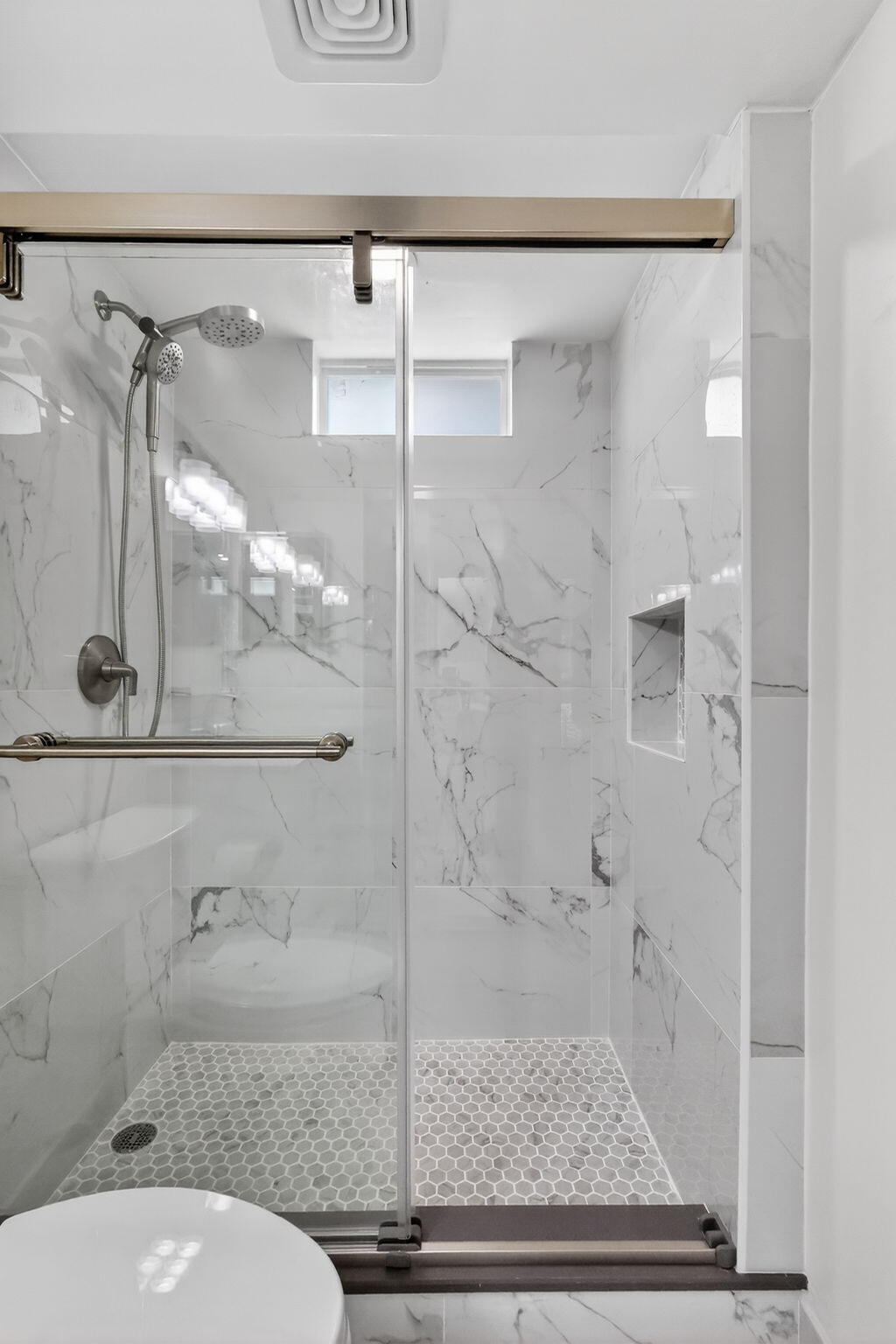 VILLAGE ROYALE ON THE GRE - Residential