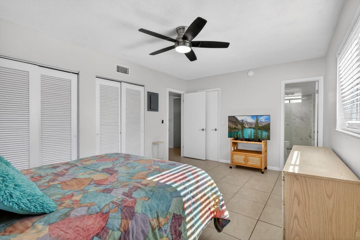 VILLAGE ROYALE ON THE GREEN CONDO - Residential