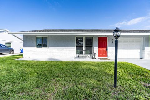 Photo of 103 SE Norfolk Boulevard, Stuart, FL 34997 (MLS # R11129908)