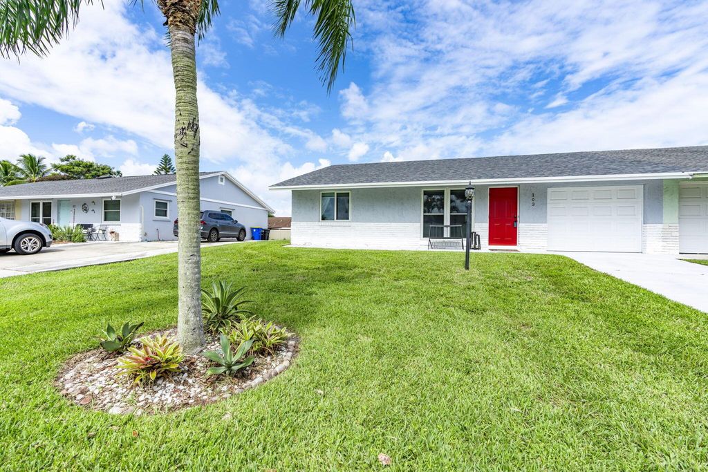 Photo of 103 SE Norfolk Boulevard, Stuart, FL 34997 (MLS # R11129908)