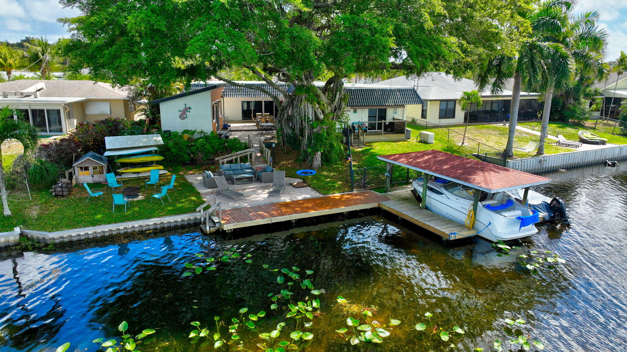 ISLAND ESTATES - Residential