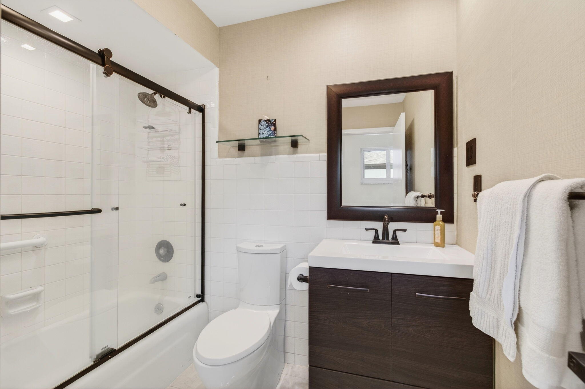 ISLAND ESTATES - Residential