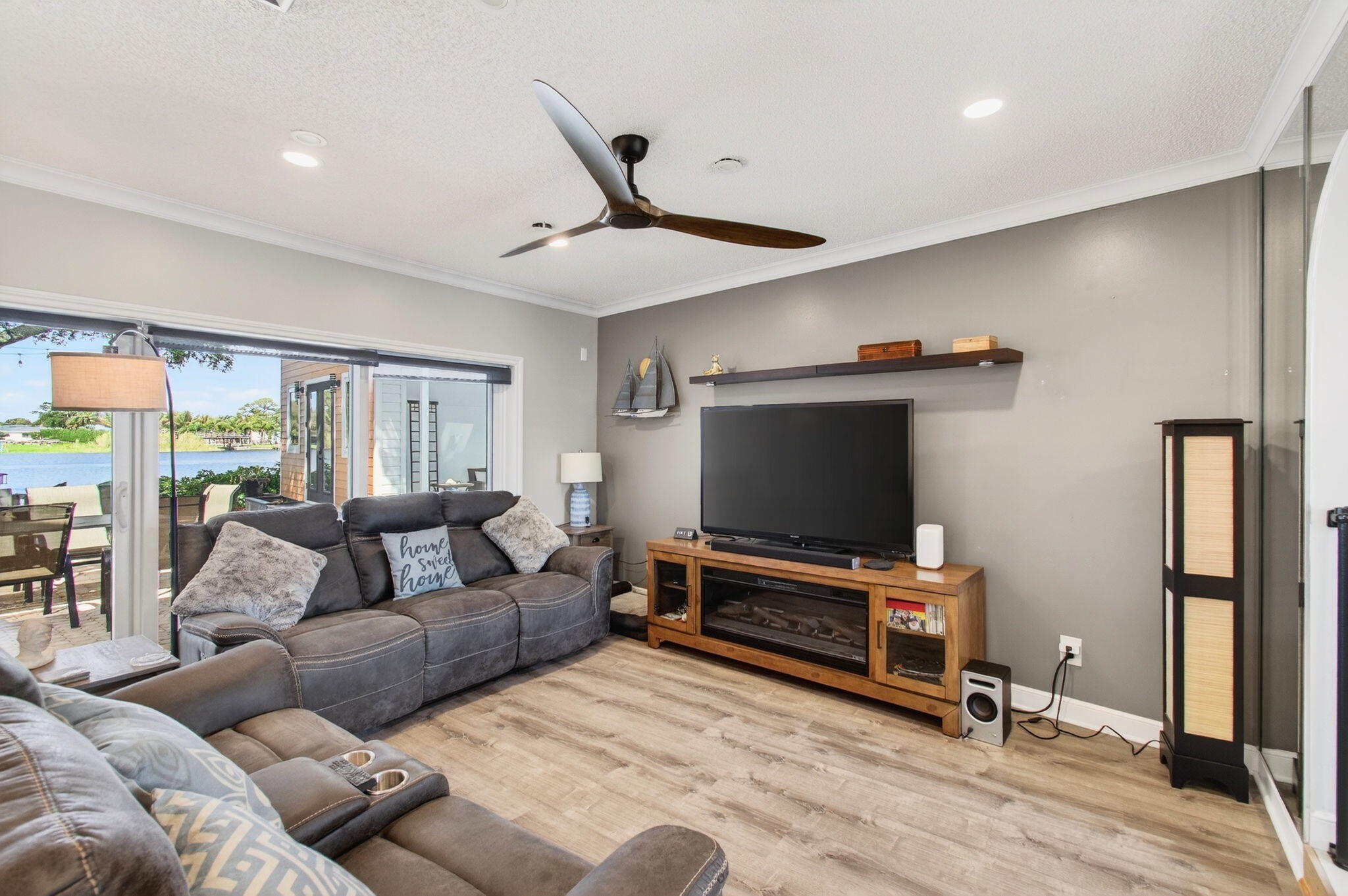 ISLAND ESTATES - Residential