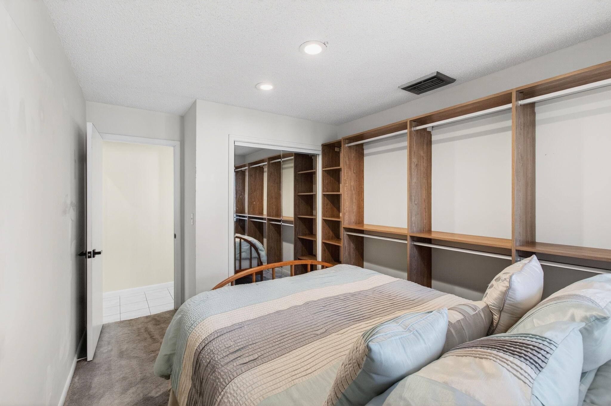 ISLAND ESTATES - Residential