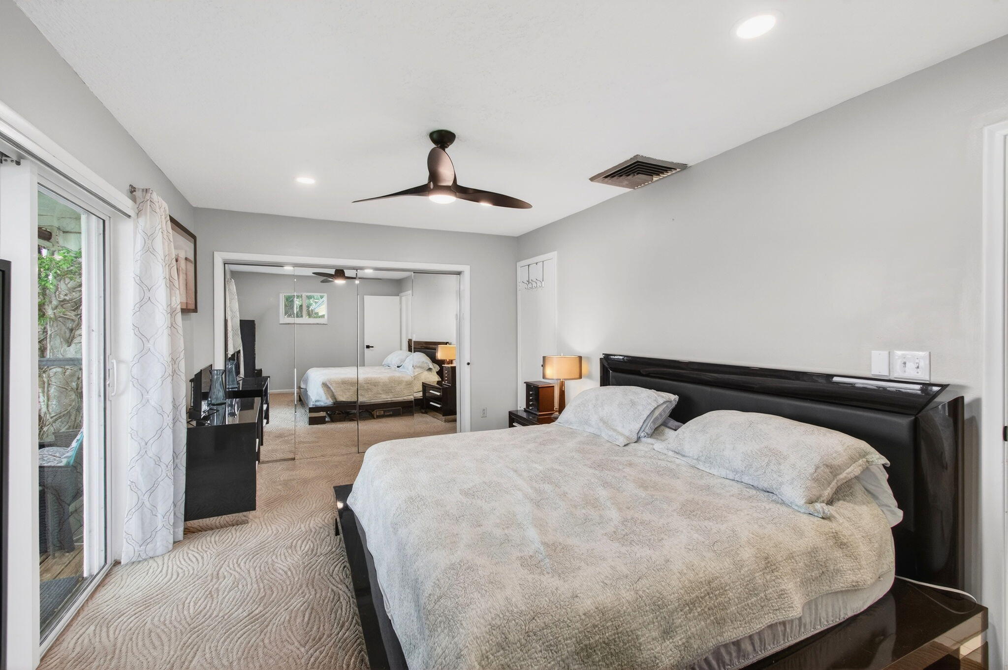 ISLAND ESTATES - Residential