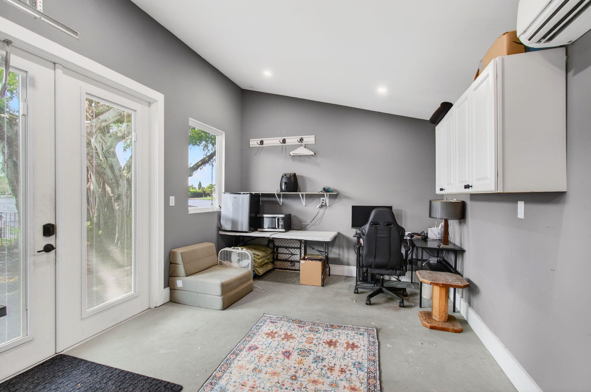 ISLAND ESTATES - Residential