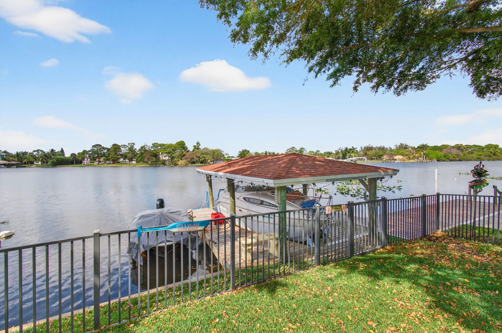 ISLAND ESTATES - Residential