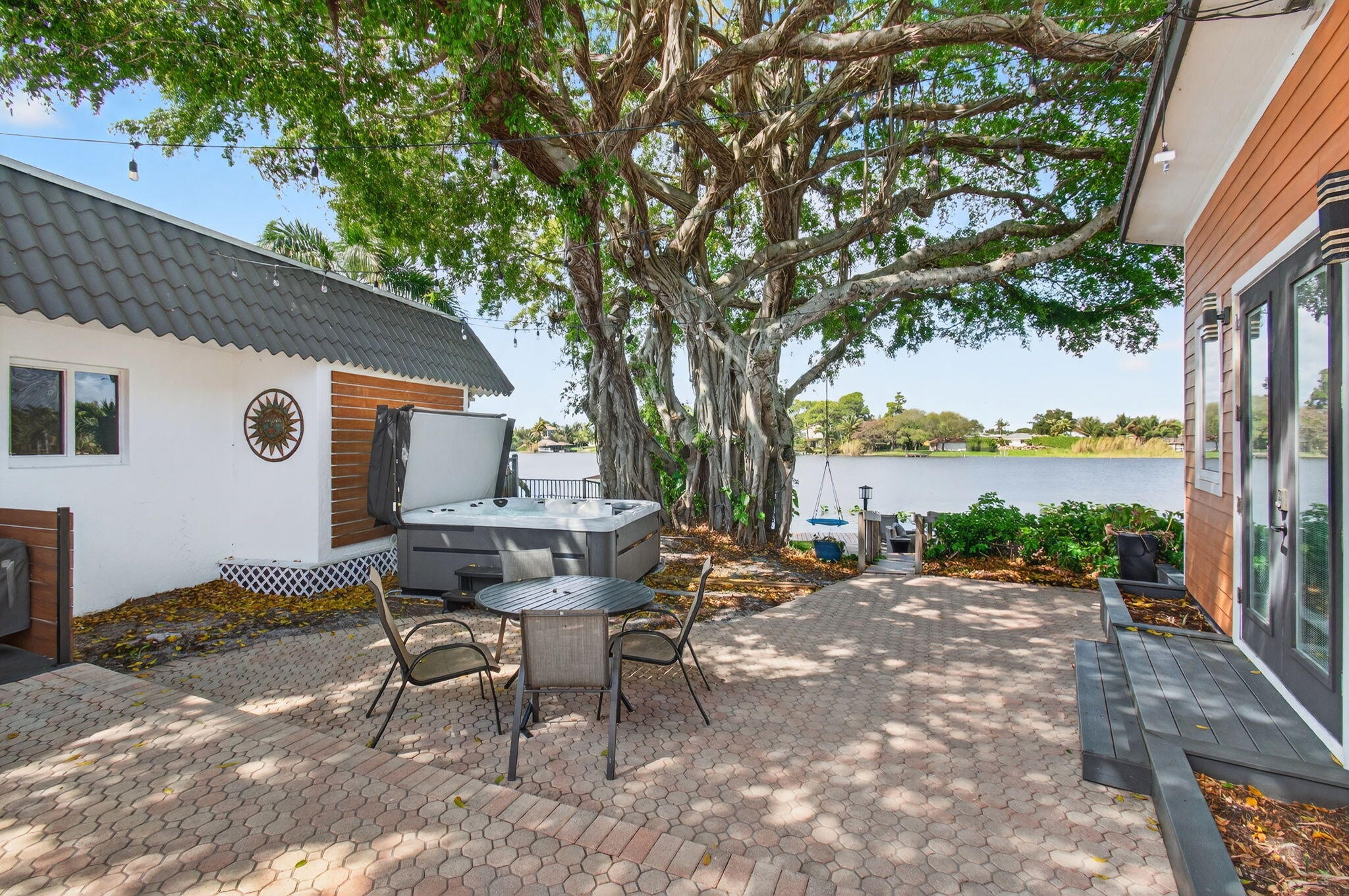 ISLAND ESTATES - Residential